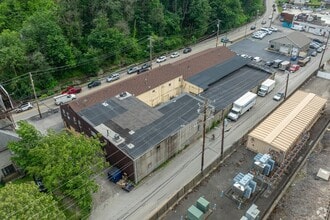 2544-2546 Library Rd, Pittsburgh, PA à louer Photo intérieure– Image 1 sur 3