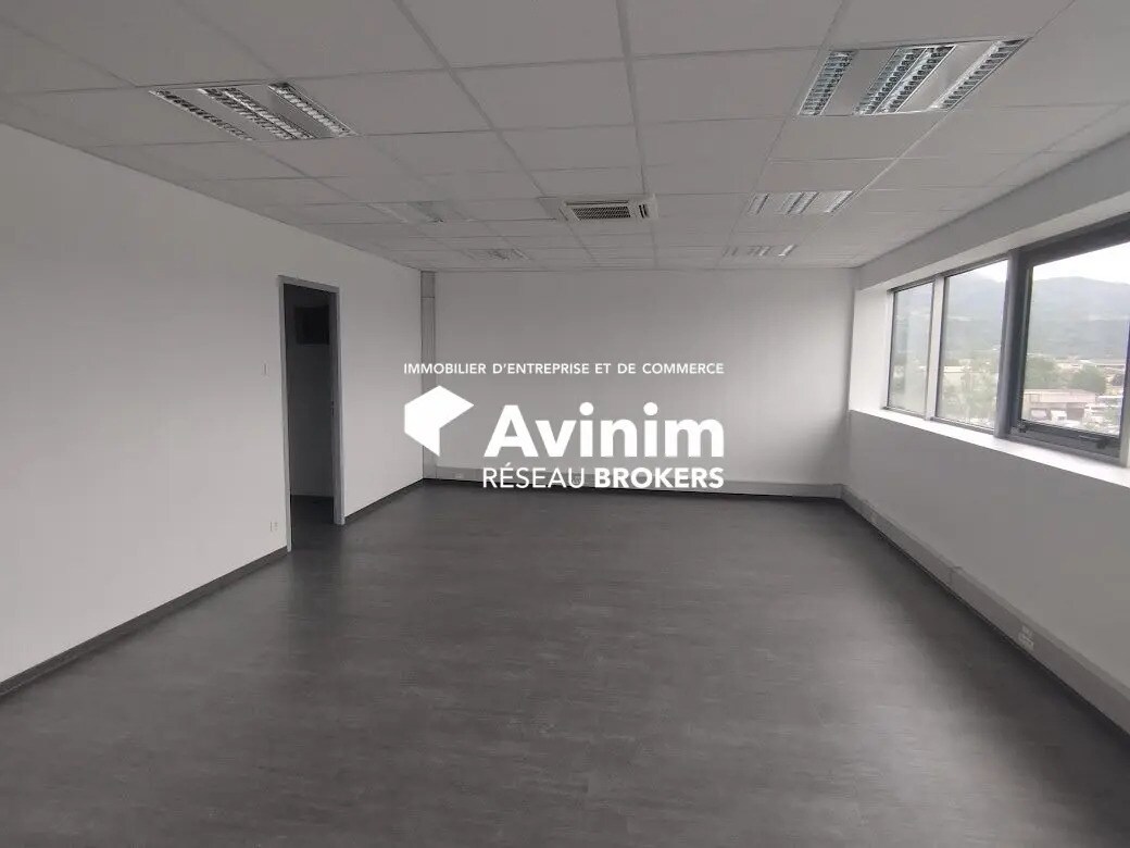 Bureau dans Scionzier à louer Photo intérieure– Image 1 sur 2