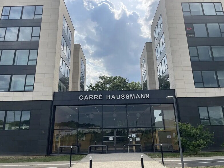 Bureau dans Évry-Courcouronnes à louer - Photo de l’immeuble – Image 1 sur 11