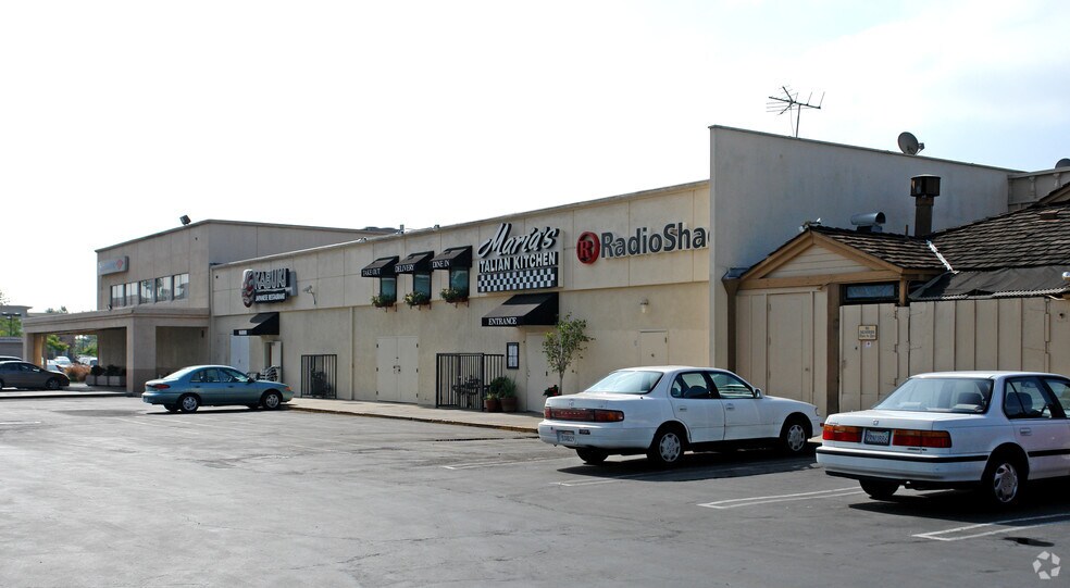 3535-3555 E Foothill Blvd, Pasadena, CA à louer - Photo de l’immeuble – Image 2 sur 5