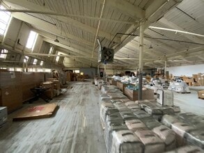 129 Brookside Ave, West Warwick, RI à louer Photo intérieure– Image 2 sur 9