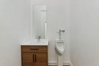 251-255 S Main St, Fall River, MA à louer Photo intérieure– Image 2 sur 19