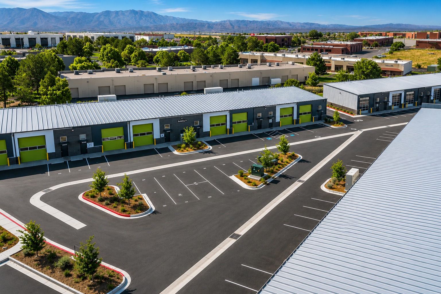 3747 W Parkway Blvd, West Valley City, UT à louer Photo de l’immeuble– Image 1 sur 10