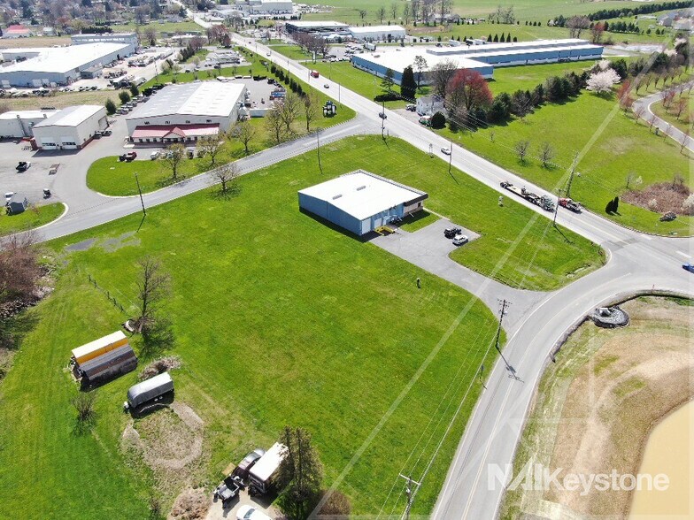 949 Poplar Rd, Honey Brook, PA à louer - Photo de l’immeuble – Image 3 sur 5