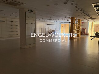 Plus de détails pour Local commercial à louer