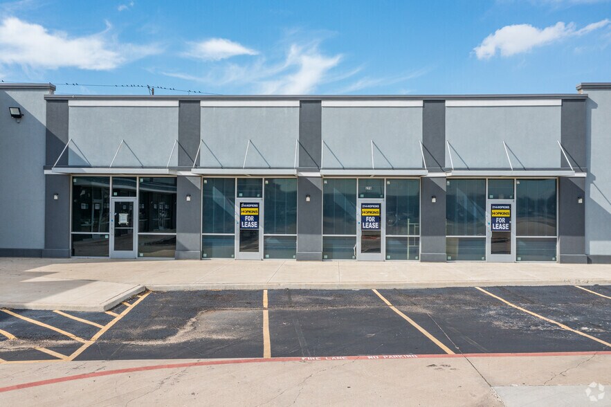 2820 Walnut Hill Ln, Dallas, TX à louer - Photo de l’immeuble – Image 2 sur 7