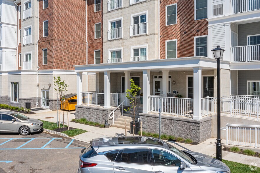 1 E Pearl St, Burlington, NJ à louer - Photo de l’immeuble – Image 2 sur 17