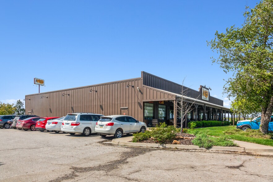 995 E 61st St N, Park City, KS à vendre - Photo de l’immeuble – Image 2 sur 6