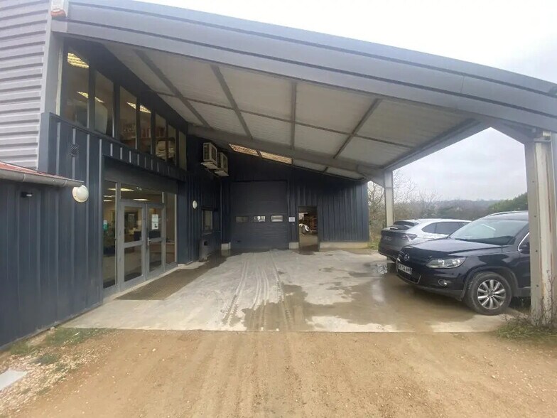 Local d'activités dans Hurigny à vendre - Photo de l’immeuble – Image 1 sur 7