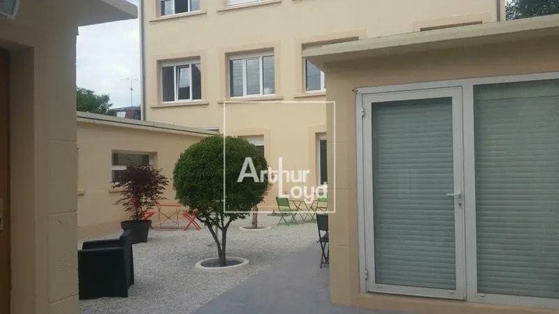 Bureau dans Melun à vendre - Photo de l’immeuble – Image 2 sur 6