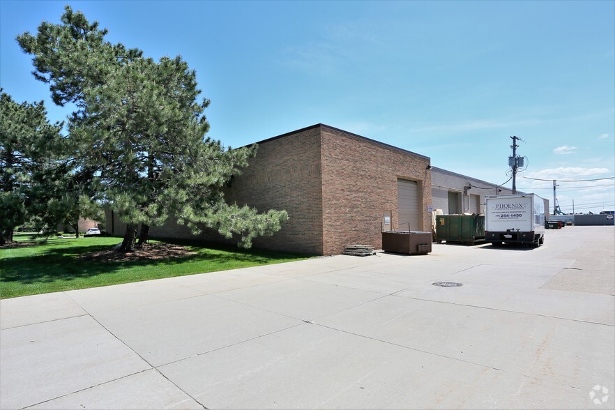 7314-7515 19 Mile Rd, Sterling Heights, MI à louer - Photo de l’immeuble – Image 3 sur 6
