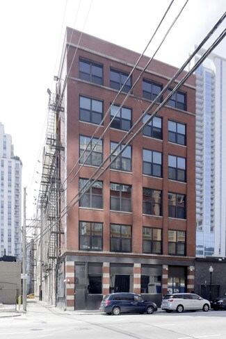 Plus de détails pour 215 W Ontario St, Chicago, IL - Bureau à louer
