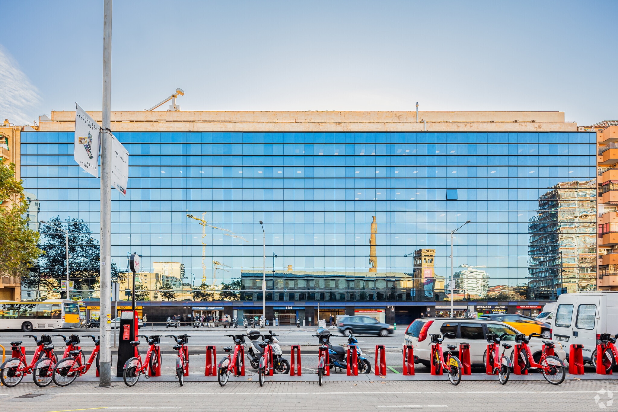 Gran Vía de les Corts Catalanes, 170-184, Barcelone, Barcelona à louer Photo principale– Image 1 sur 6