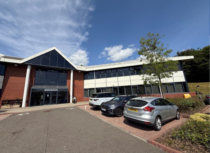 Queensferry Rd, Dunfermline à louer - Photo de l’immeuble – Image 1 sur 8