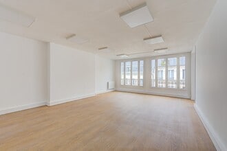 146 Rue Saint-Denis, Paris à louer Photo intérieure– Image 2 sur 10