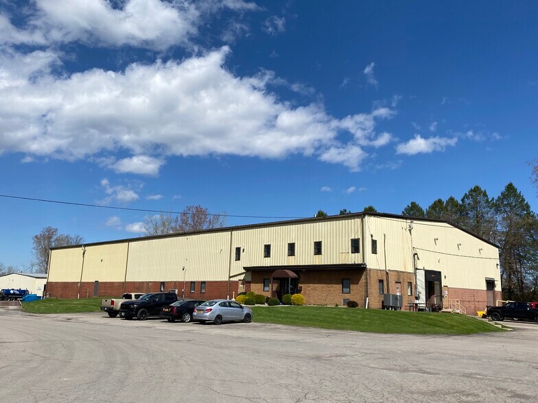 400 Mason Rd, Fairport, NY à louer - Photo de l’immeuble – Image 1 sur 19