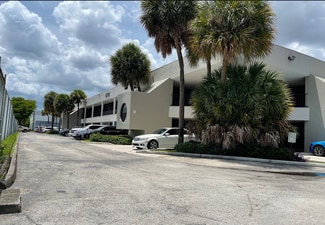 Plus de détails pour 4715 NW 157th St, Hialeah, FL - Local d'activités, Industriel/Logistique à louer