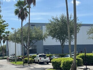 Plus de détails pour 1250 S Powerline Rd, Deerfield Beach, FL - Industriel/Logistique à louer