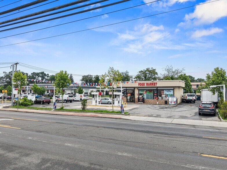 257 Bay Shore Rd, Deer Park, NY à vendre - Photo de l’immeuble – Image 2 sur 11