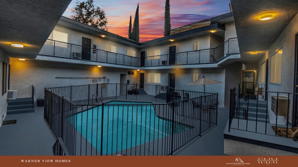 5201 Rigoletto St, Woodland Hills, CA à vendre - Photo de l’immeuble – Image 3 sur 12