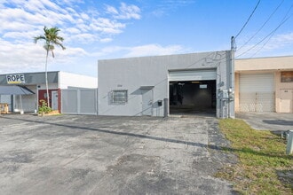270 SW 33rd St, Fort Lauderdale, FL à louer Photo intérieure– Image 1 sur 23
