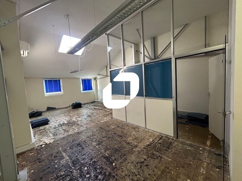 Local d'activités dans Argenteuil à vendre - Photo intérieure – Image 2 sur 5