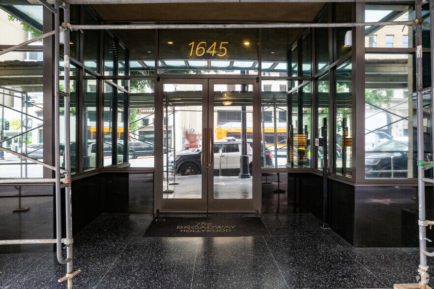1645 Vine St, Hollywood, CA à vendre - Photo de l’immeuble – Image 2 sur 104
