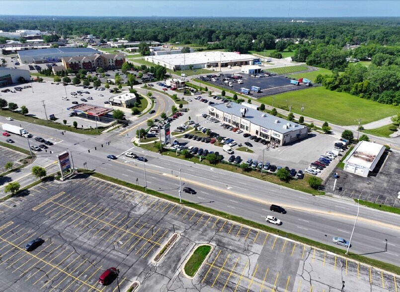 4021-4037 Ice Way, Fort Wayne, IN à louer - Photo de l’immeuble – Image 3 sur 10