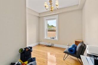 1577 Beacon St, Brookline, MA à louer Photo intérieure– Image 1 sur 4