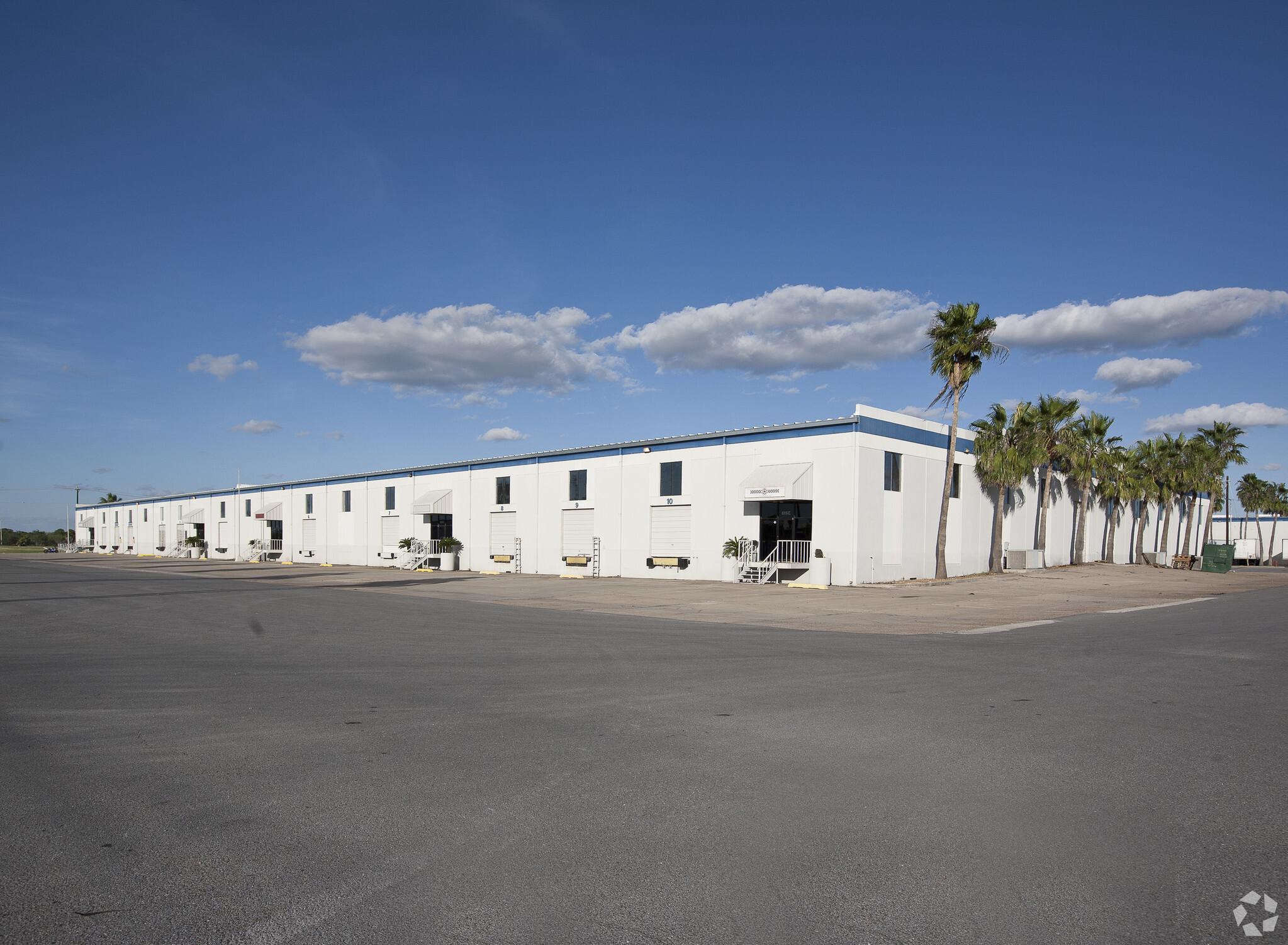 615 Elca Ln, Brownsville, TX à louer Photo de l’immeuble– Image 1 sur 4