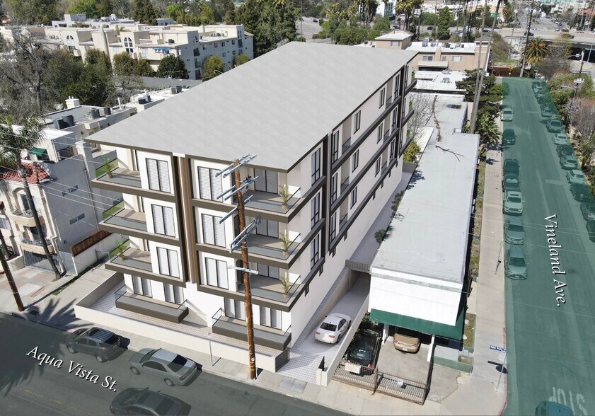 11015 Aqua Vista St, Studio City, CA à vendre - Photo de l’immeuble – Image 2 sur 6