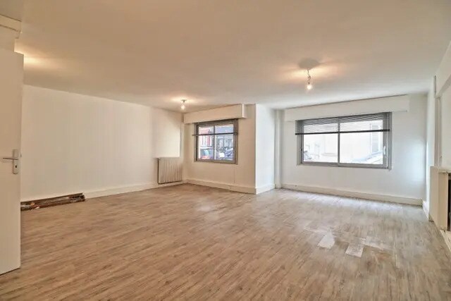 Bureau dans Paris à louer - Photo de l’immeuble – Image 1 sur 11