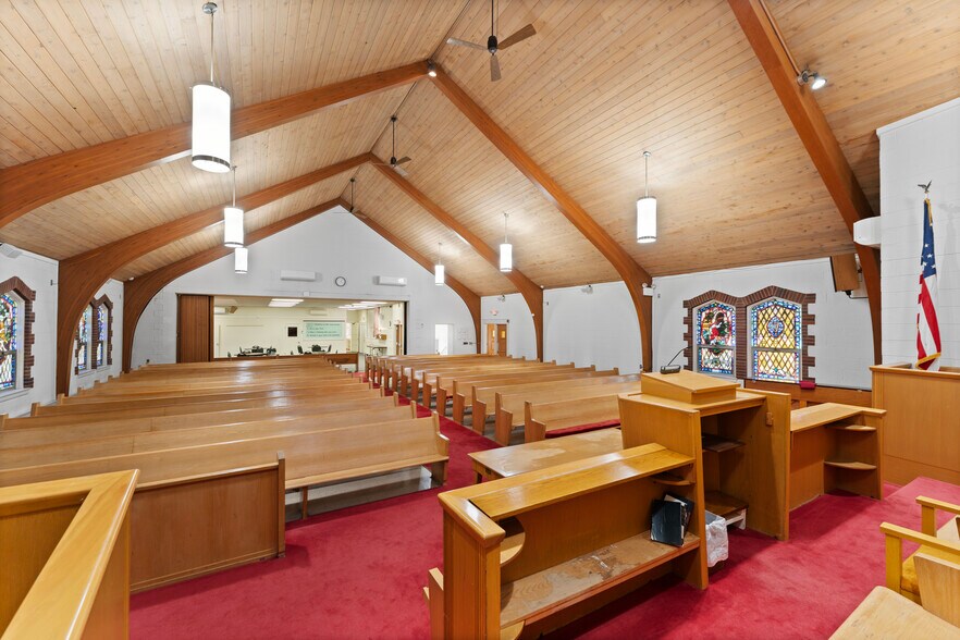 21 Church St, Elmwood Park, NJ à vendre - Photo de l’immeuble – Image 3 sur 34