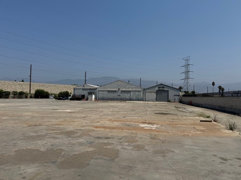15531 Arrow Hwy, Irwindale, CA à vendre - Photo de l’immeuble – Image 3 sur 10