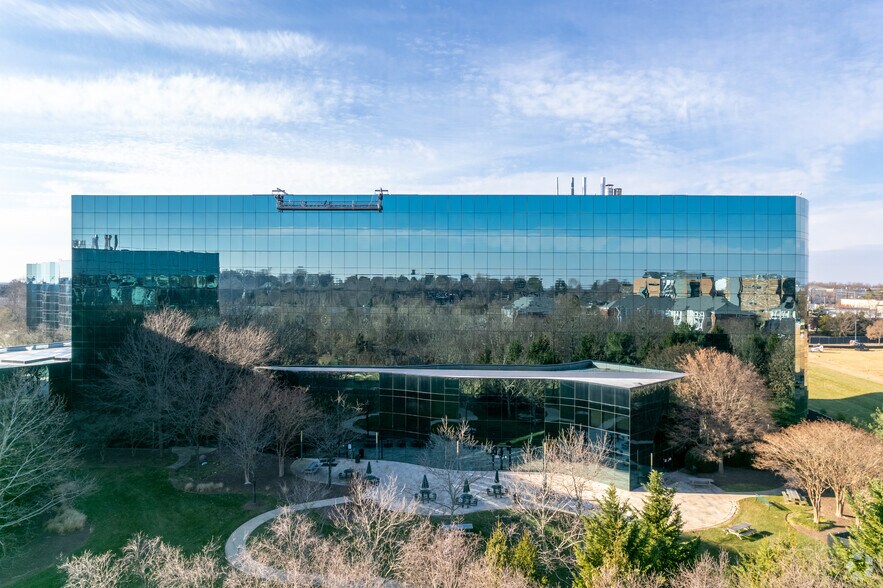 14200 Shady Grove Rd, Rockville, MD à louer - Photo de l’immeuble – Image 3 sur 11