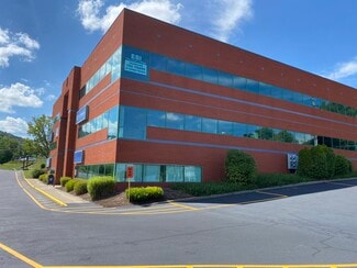 Plus de détails pour 4100 Vestal Parkway East, Vestal Township, NY - Bureau à louer