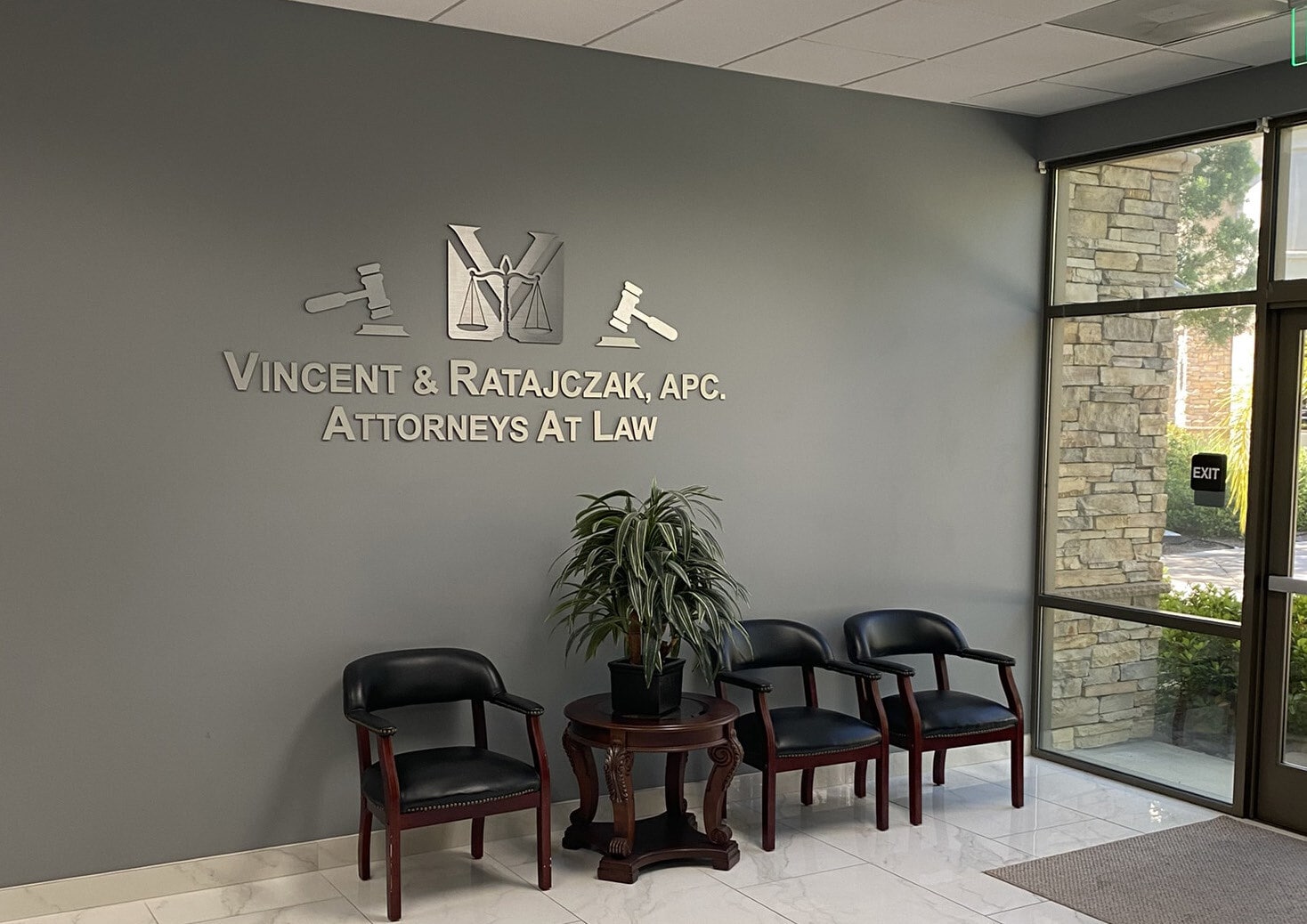 43430-43434 Business Park Dr, Temecula, CA à louer Hall d’entrée– Image 1 sur 4