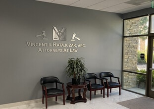 43430-43434 Business Park Dr, Temecula, CA à louer Hall d’entrée– Image 1 sur 4