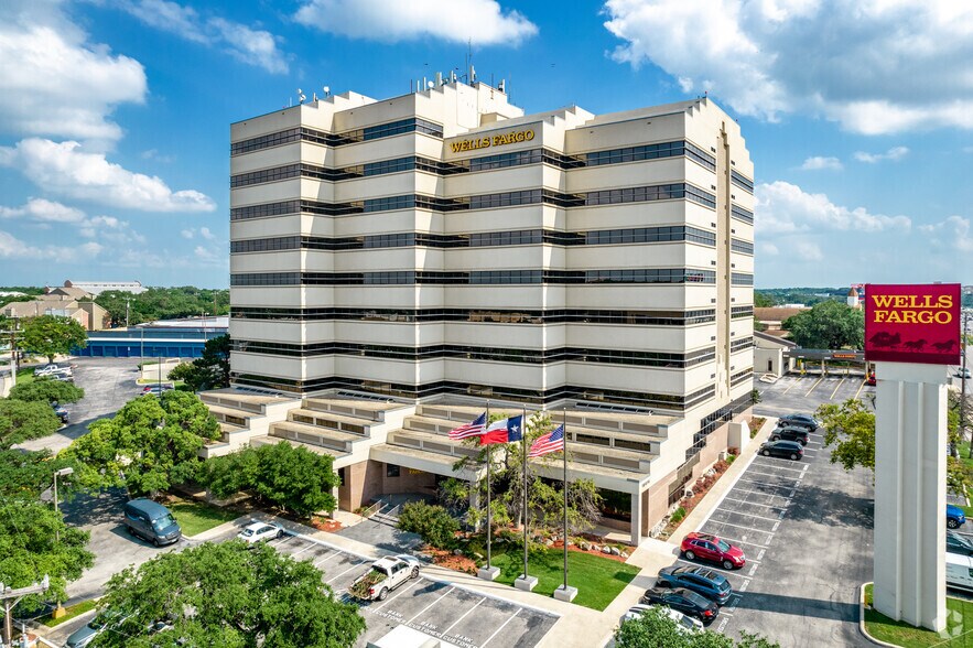 16414 San Pedro Ave, San Antonio, TX à louer - Photo principale – Image 1 sur 4