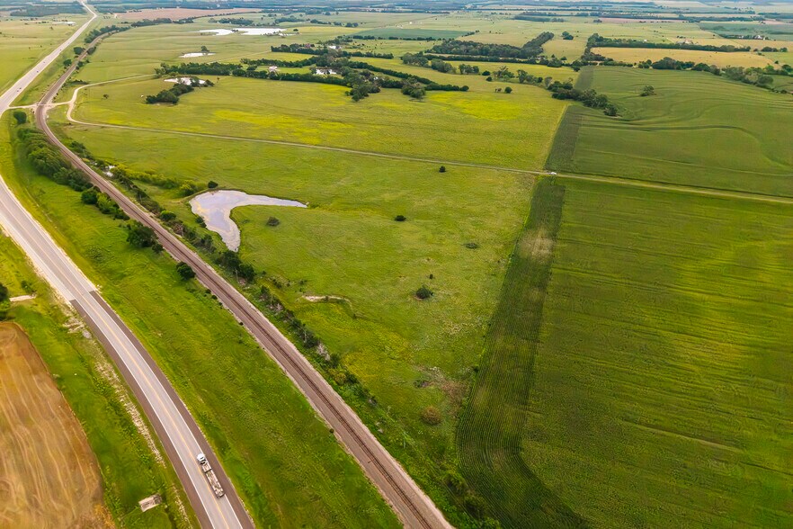 7997 Webb rd, Walton, KS à vendre - Photo de l’immeuble – Image 3 sur 42