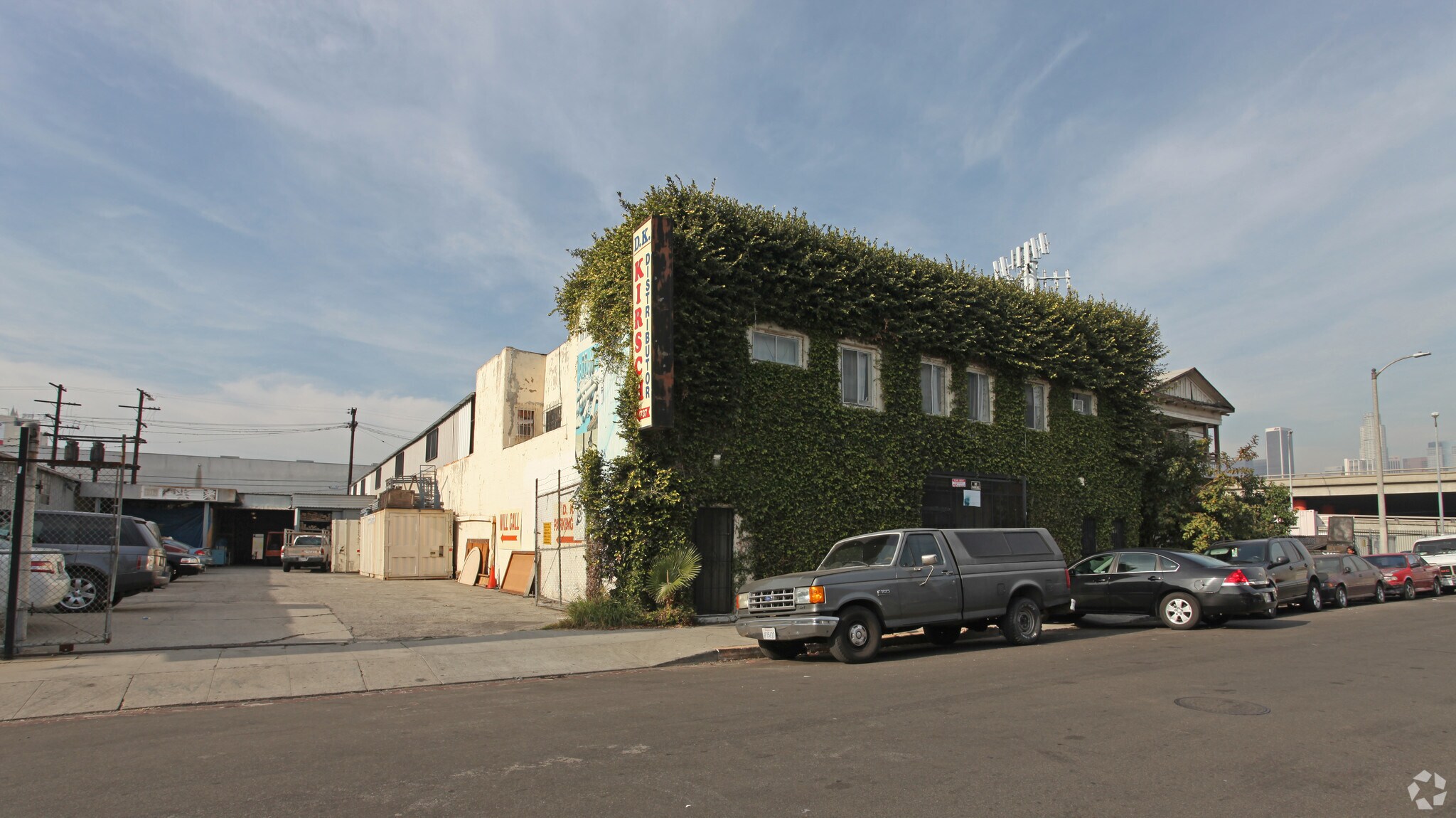 1729 S Santee St, Los Angeles, CA à louer Photo principale– Image 1 sur 9