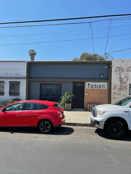 14758 Keswick St, Van Nuys, CA à louer - Photo de l’immeuble – Image 3 sur 14