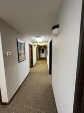 3340 Monroe St, La Porte, IN à louer Photo intérieure– Image 2 sur 4