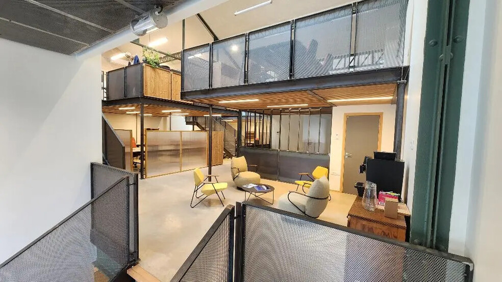 Bureau dans Oullins à louer - Photo de l’immeuble – Image 1 sur 1