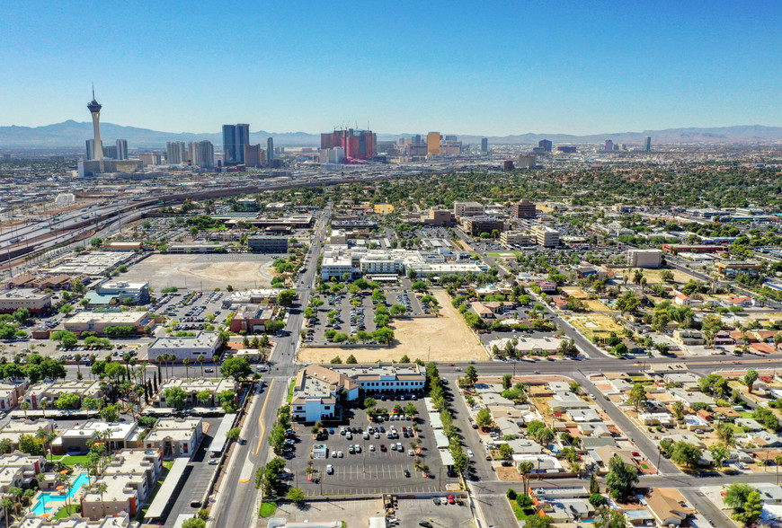 400 Shadow Ln, Las Vegas, NV à louer - Aérien – Image 3 sur 3