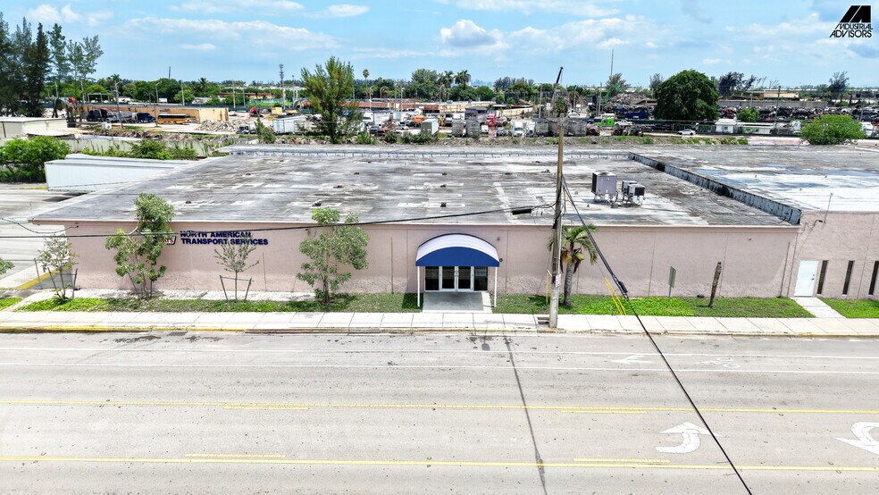 160 Ali Baba Ave, Opa-locka, FL à louer - Photo de l’immeuble – Image 1 sur 4