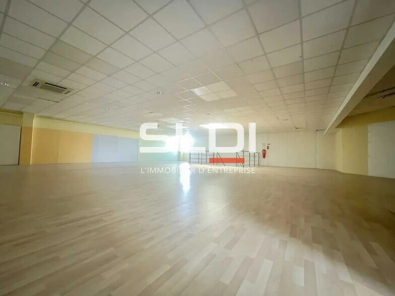 Local commercial dans Valence à louer - Photo intérieure – Image 2 sur 7