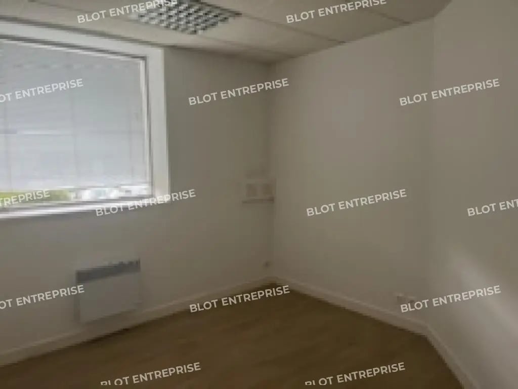 Bureau dans Quimper à vendre Photo de l’immeuble– Image 1 sur 10