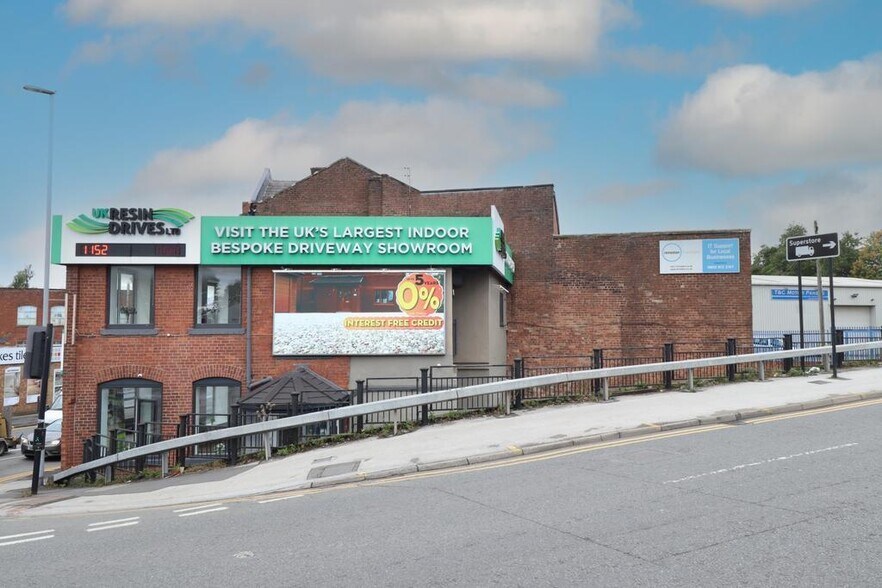 8 Shaw Rd, Oldham à louer - Photo de l’immeuble – Image 3 sur 12