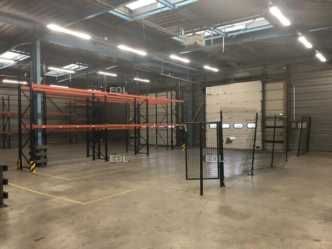 Plus de détails pour Industriel/Logistique à louer